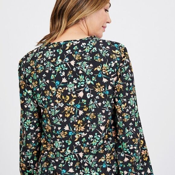 BCBGeneration Floral Keyhole Ruffled Top Small Bell Sleeve NWOT - Picture 6 of 6